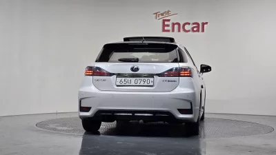 Lexus CT200h