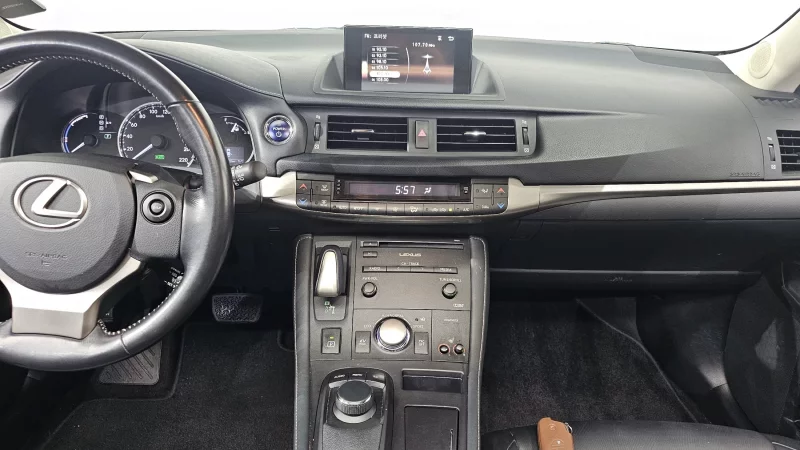 Lexus CT200h