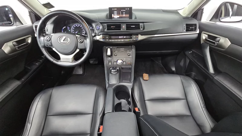 Lexus CT200h
