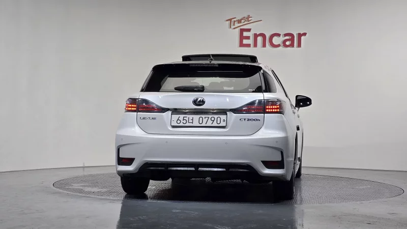 Lexus CT200h