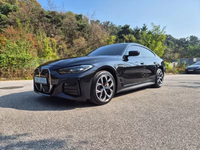 BMW i4