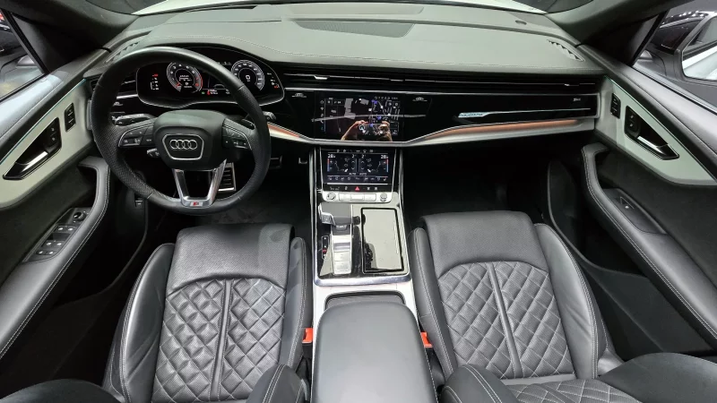 Audi Q8