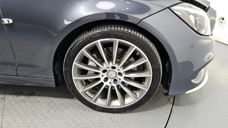 Mercedes-Benz CLS-Class