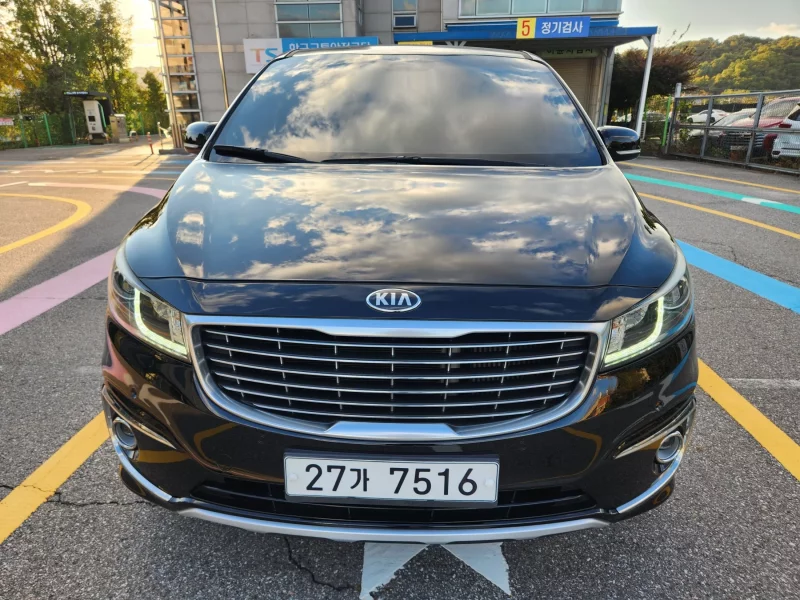Kia Carnival