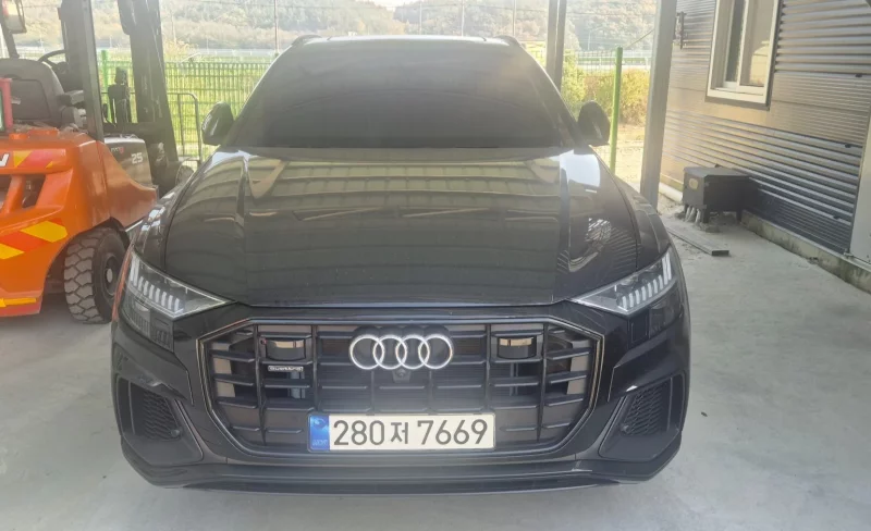 Audi Q8