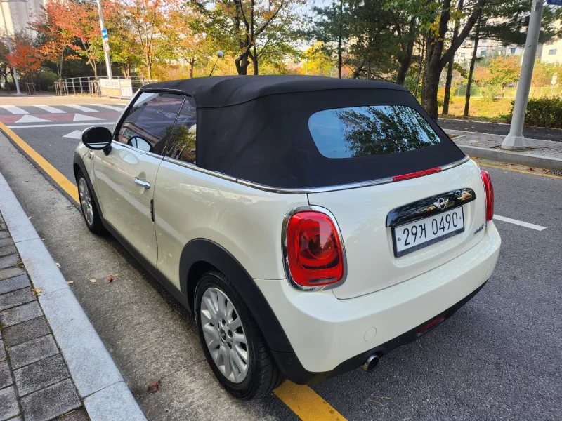 MINI Cooper Convertible