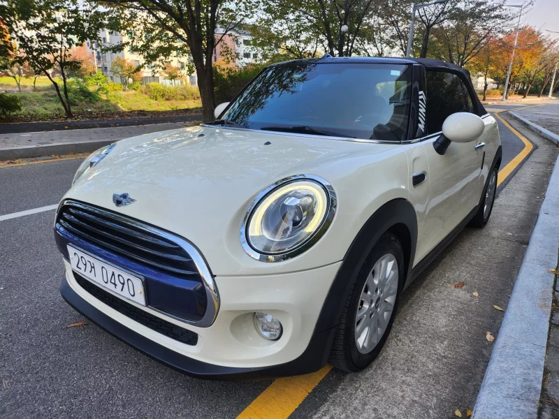 MINI Cooper Convertible