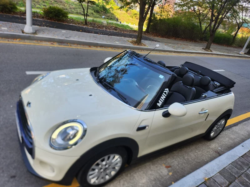 MINI Cooper Convertible