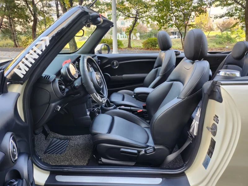 MINI Cooper Convertible