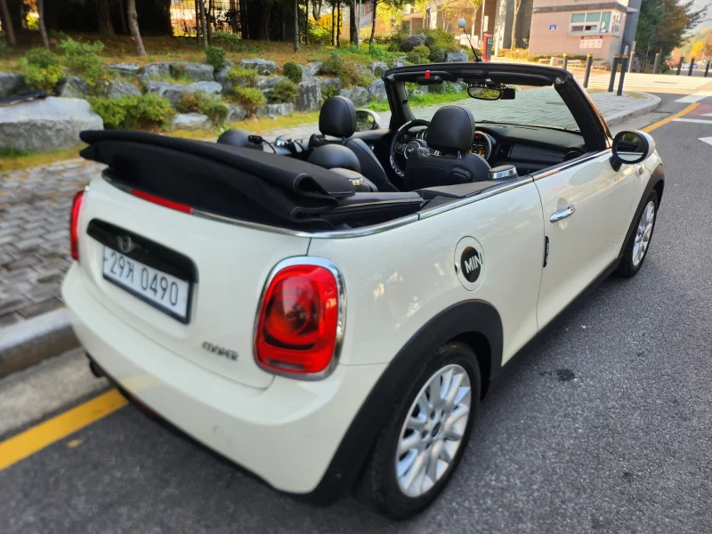 MINI Cooper Convertible