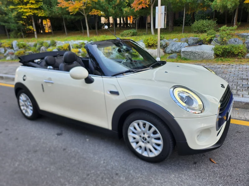 MINI Cooper Convertible