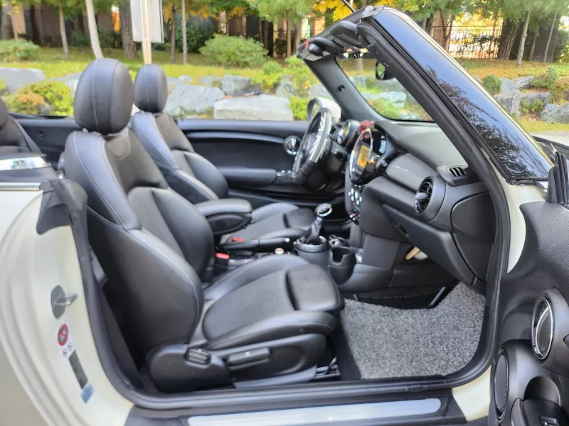 MINI Cooper Convertible