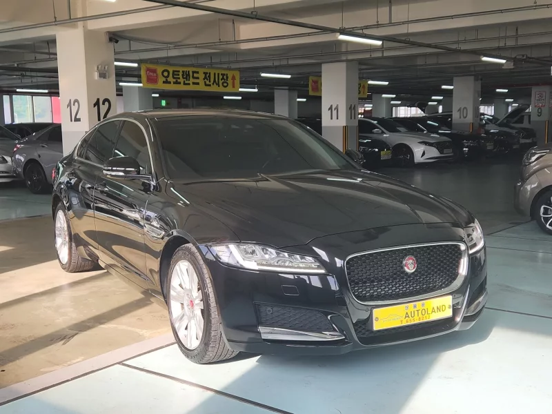 Jaguar XF