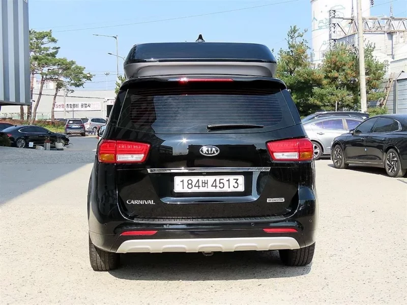 Kia Carnival