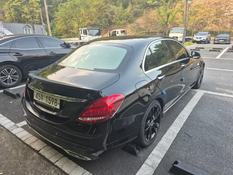 Mercedes-Benz C-Class