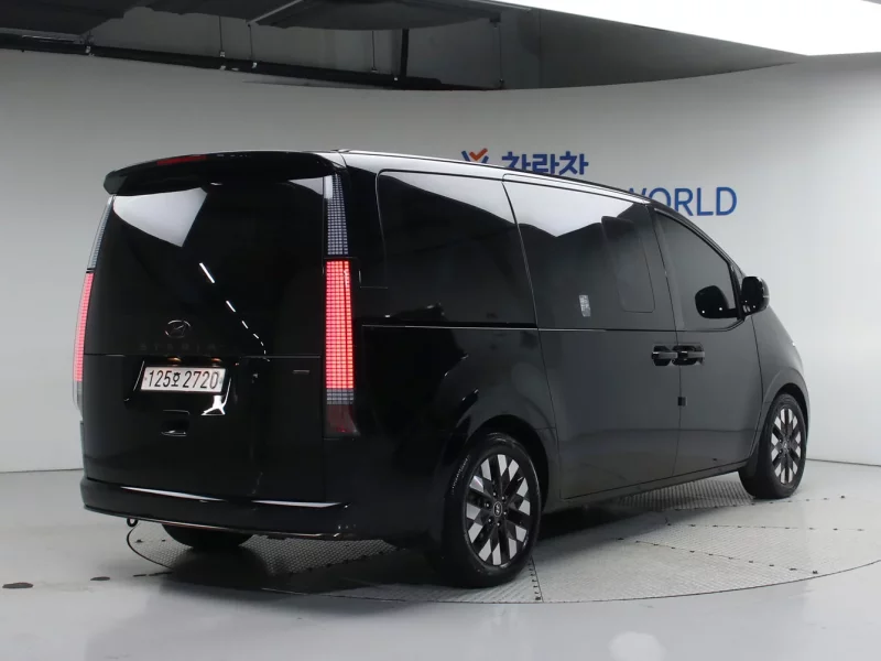Hyundai Staria