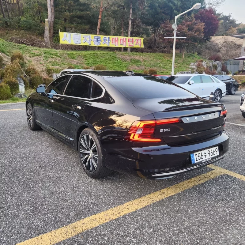 Volvo S90