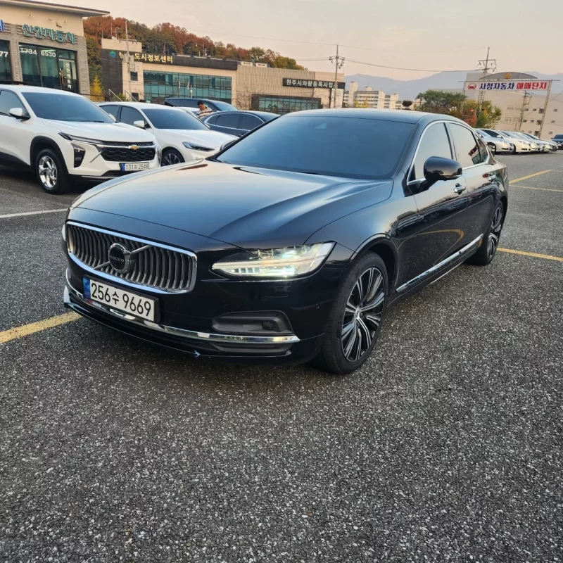 Volvo S90