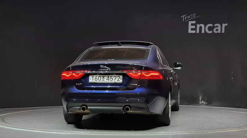 Jaguar XF