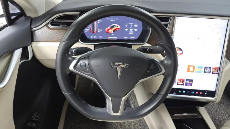 Tesla MODEL S