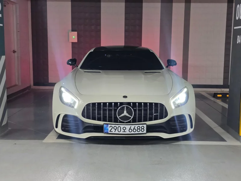Mercedes-Benz AMG GT