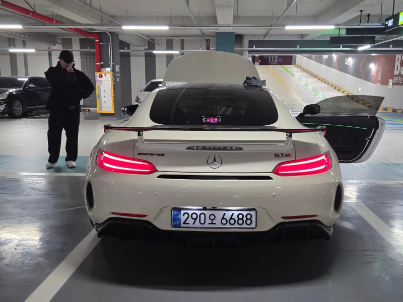 Mercedes-Benz AMG GT