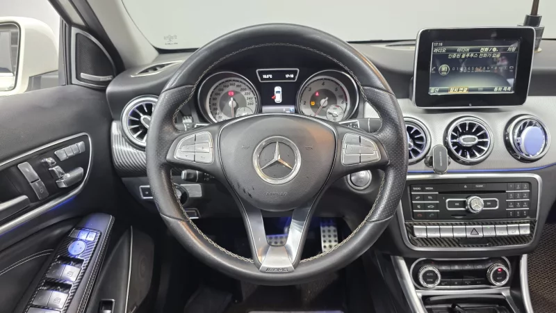 Mercedes-Benz GLA-Class