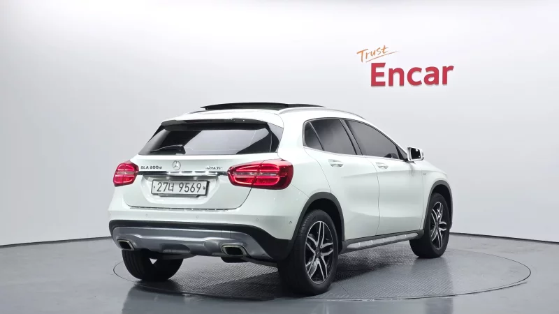 Mercedes-Benz GLA-Class