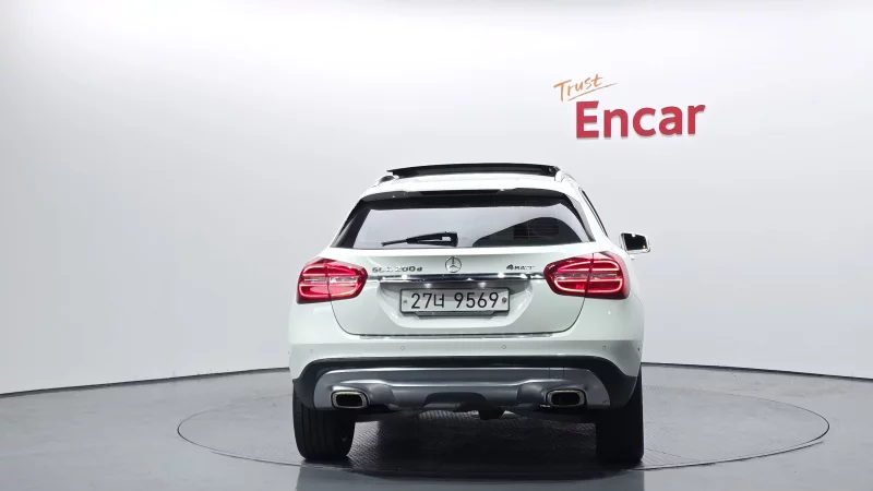 Mercedes-Benz GLA-Class