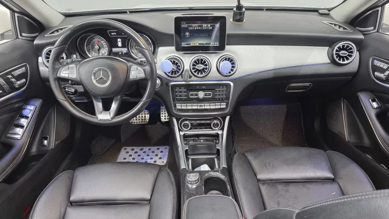 Mercedes-Benz GLA-Class