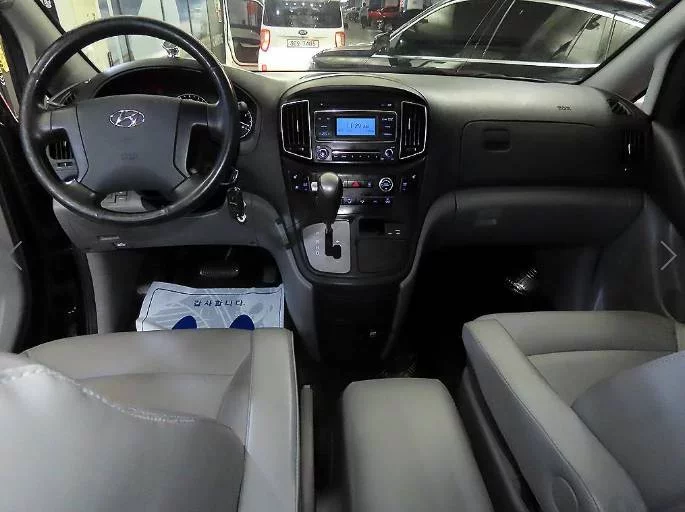 Hyundai Starex