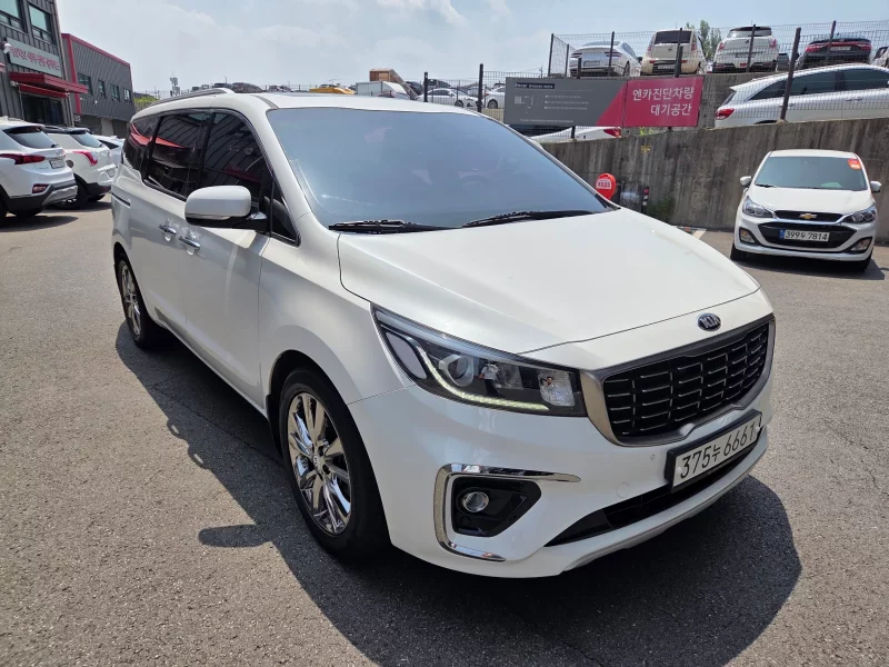 Kia Carnival