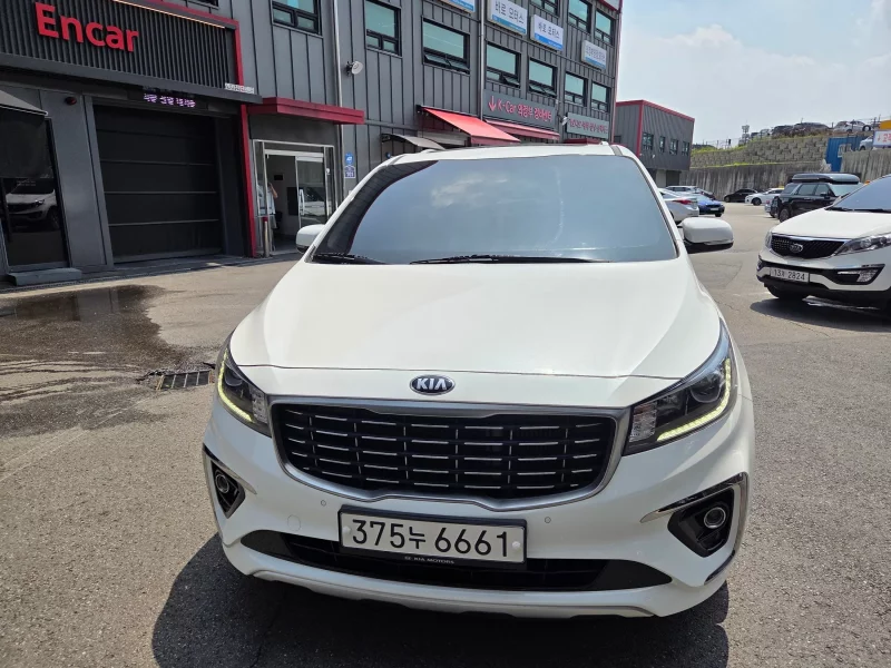 Kia Carnival