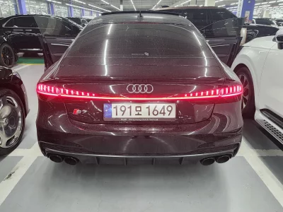 Audi S7
