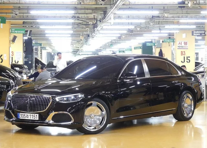 Mercedes-Benz S-Class