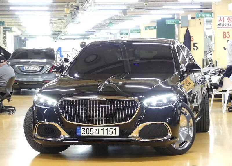 Mercedes-Benz S-Class