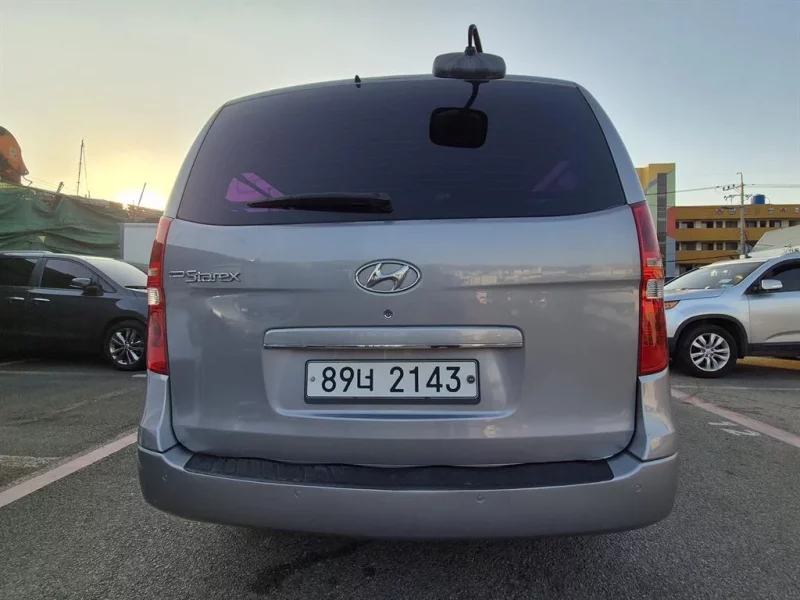 Hyundai Starex
