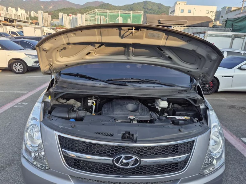 Hyundai Grand Starex