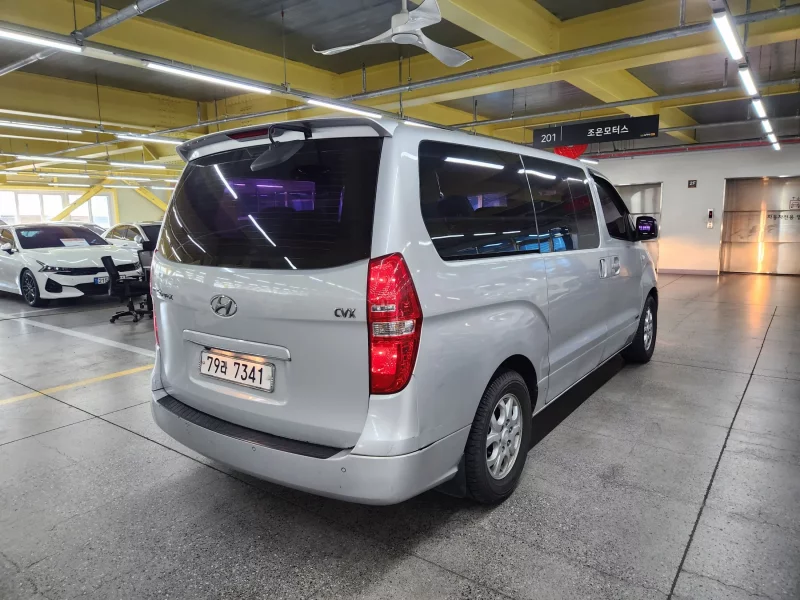 Hyundai Grand Starex