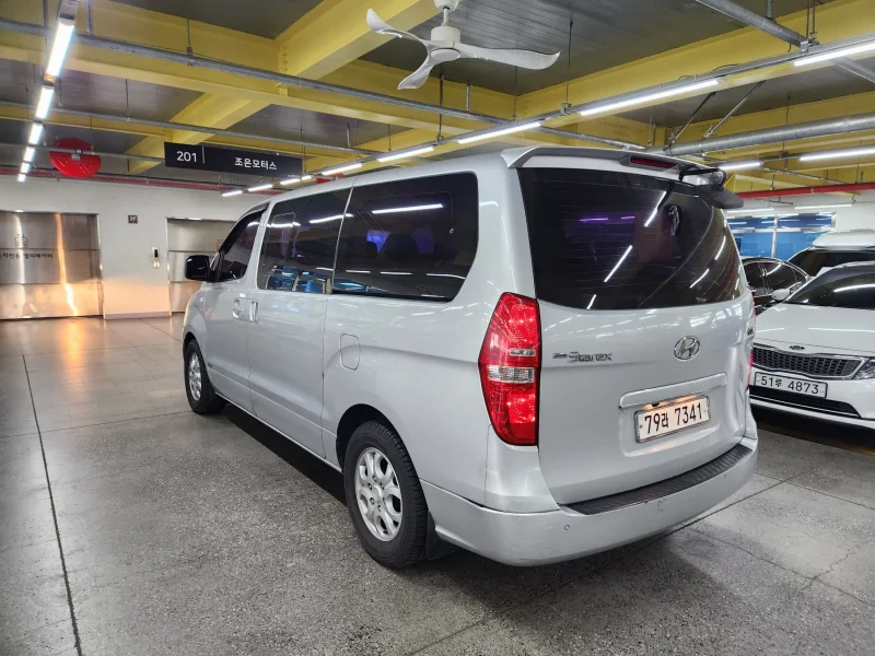 Hyundai Grand Starex