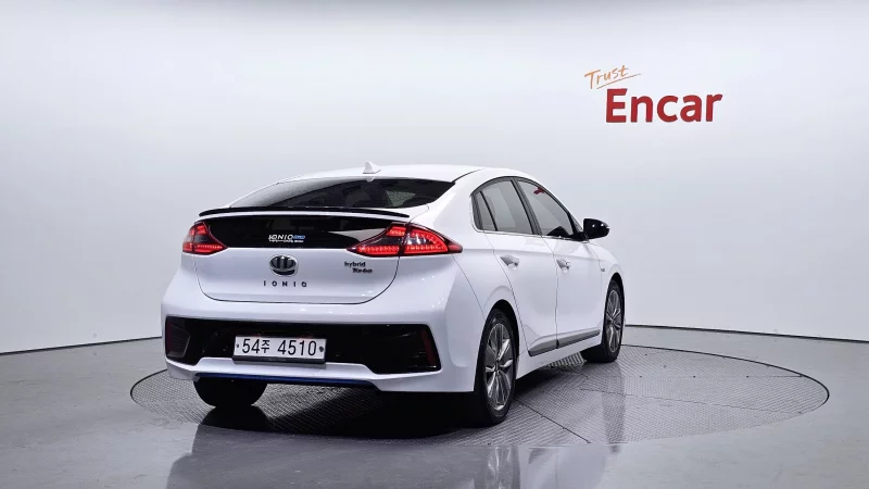 Hyundai Ioniq