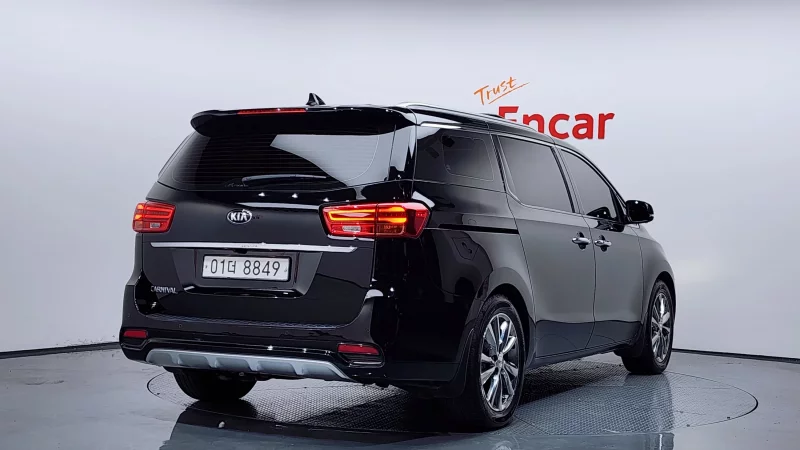 Kia Carnival
