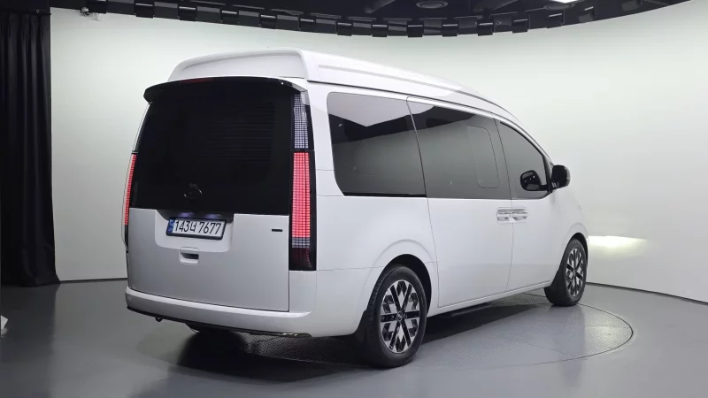 Hyundai Staria
