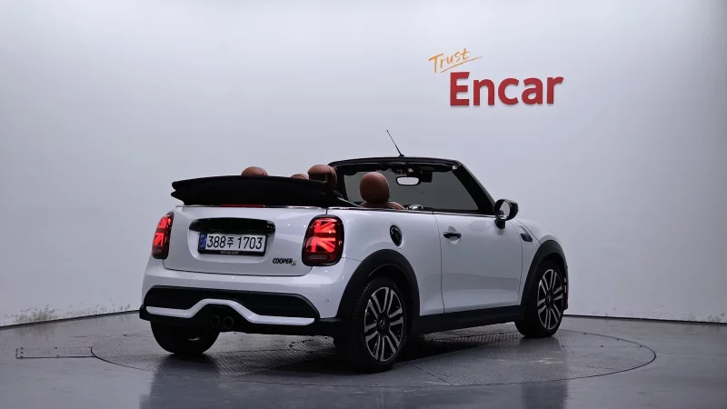 MINI Cooper Convertible