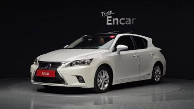 Lexus CT200h