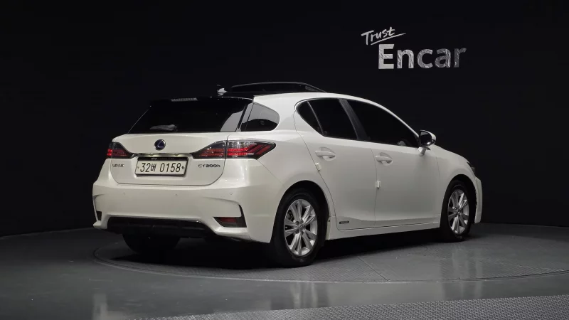 Lexus CT200h
