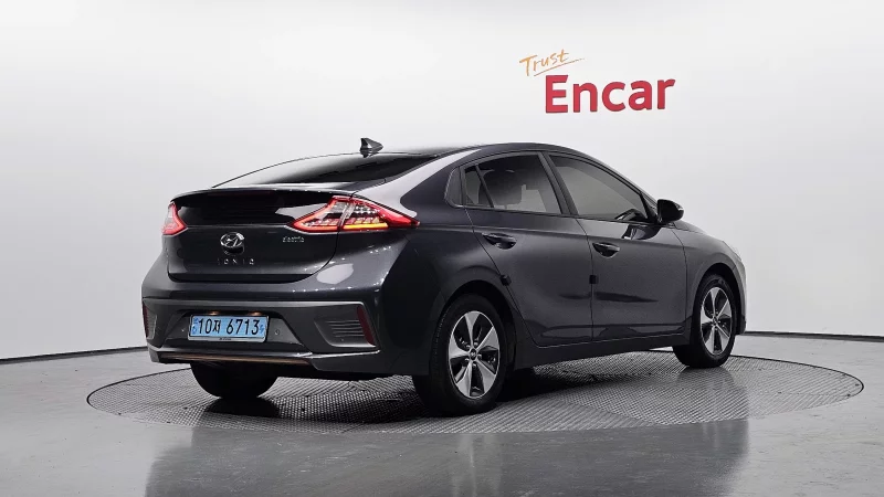 Hyundai Ioniq