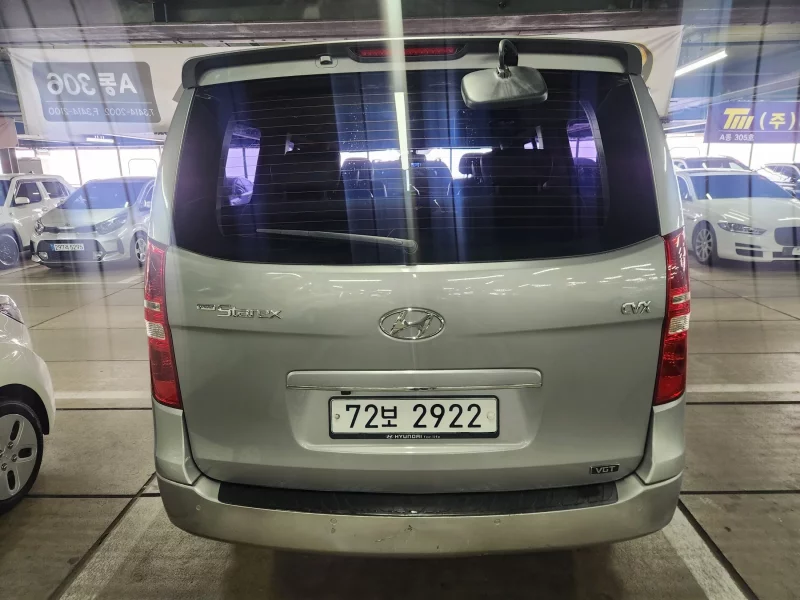 Hyundai Starex