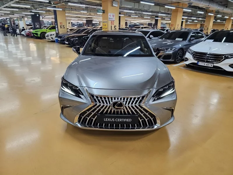 Lexus ES