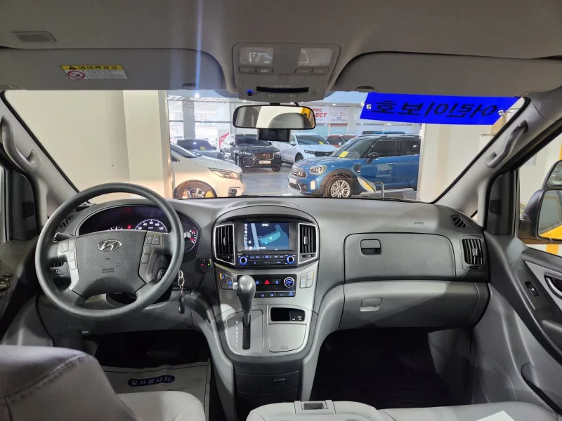 Hyundai Starex